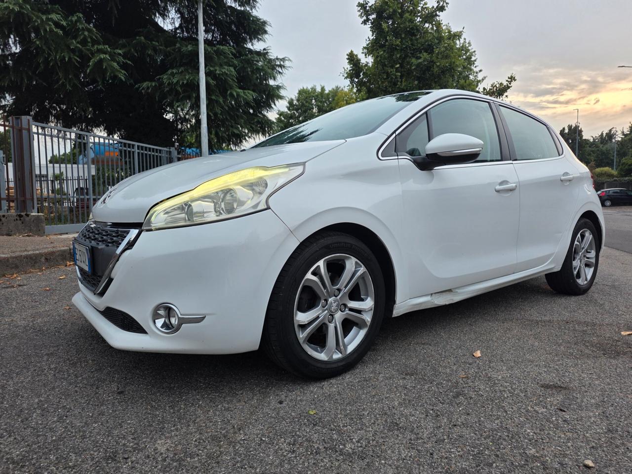 Peugeot 208 1.4 HDi 68 CV 5 porte Active