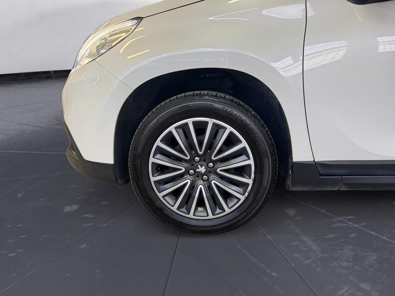 PEUGEOT 2008 1.6 e-hdi 8v Allure s&s 92cv IDONEA NEOPATENTATO