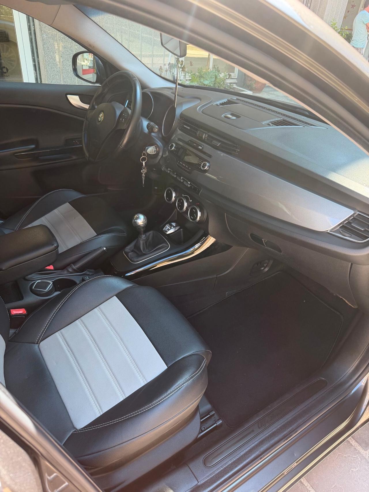 Alfa Romeo Giulietta 1.6 JTDm-2 105 CV Distinctive