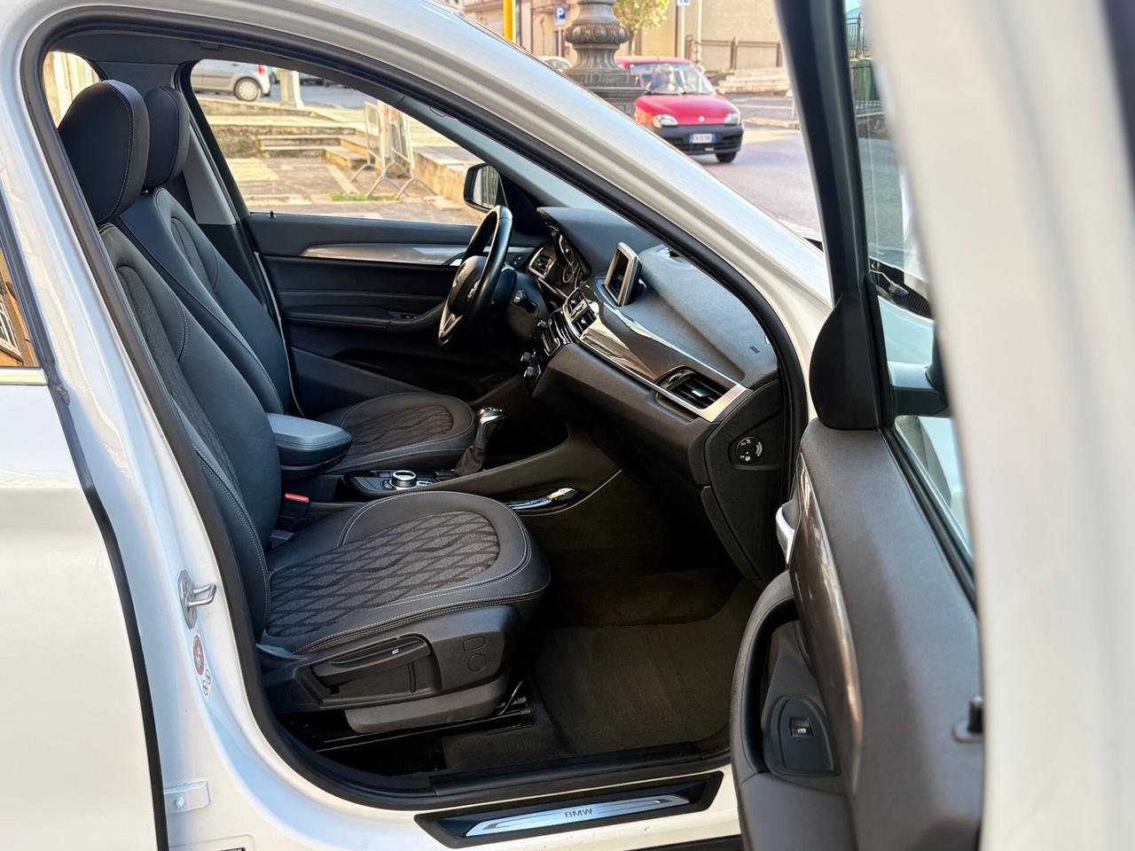 BMW X1 SDrive20d xLine FULL/LED/NAV/TETTO