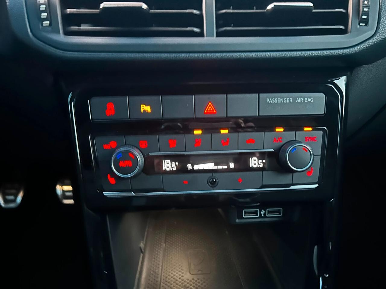 Volkswagen T-Cross 1.6 TDI Advanced R LINE PLUS