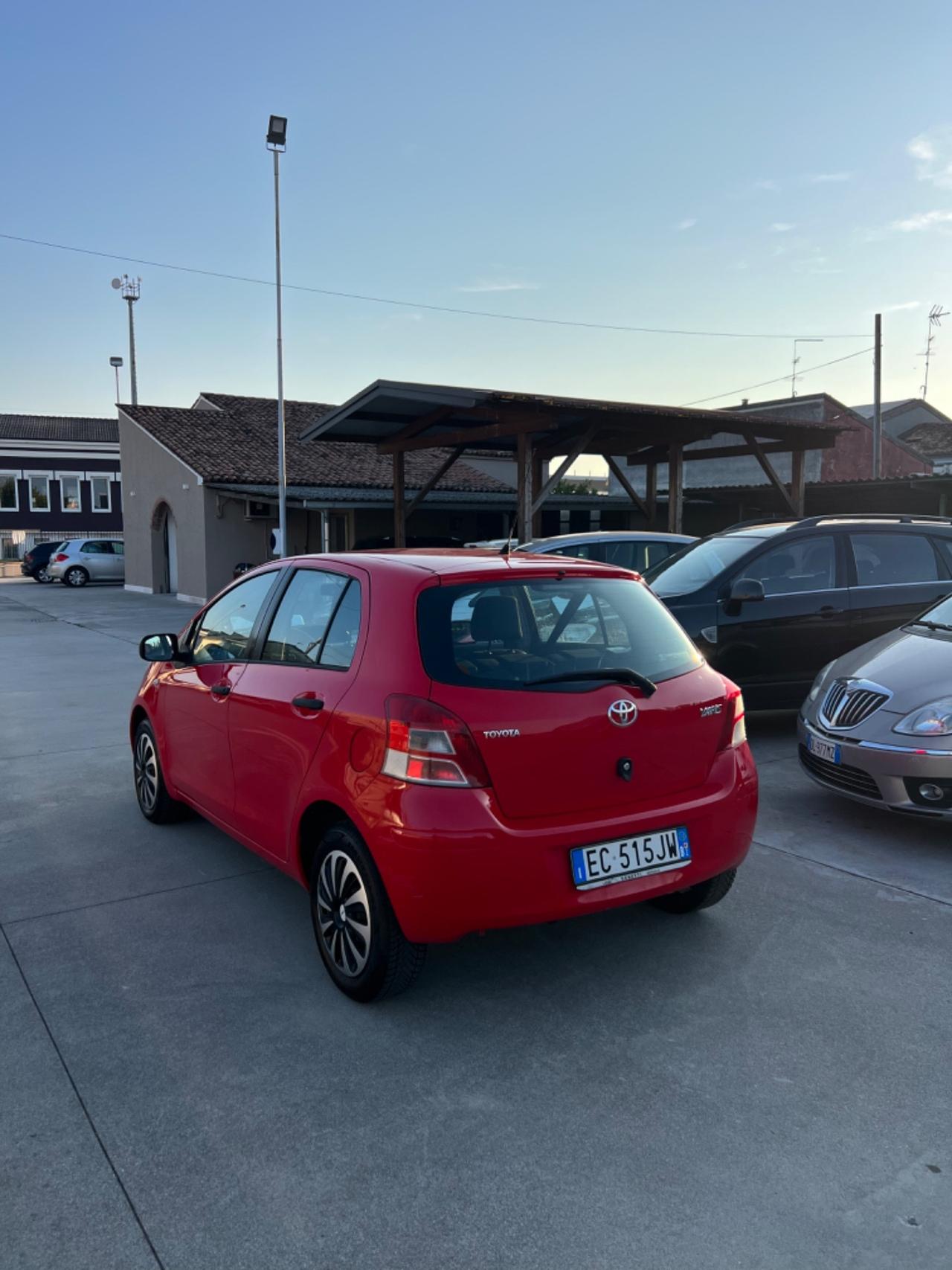 Toyota Yaris 1.0 5 porte