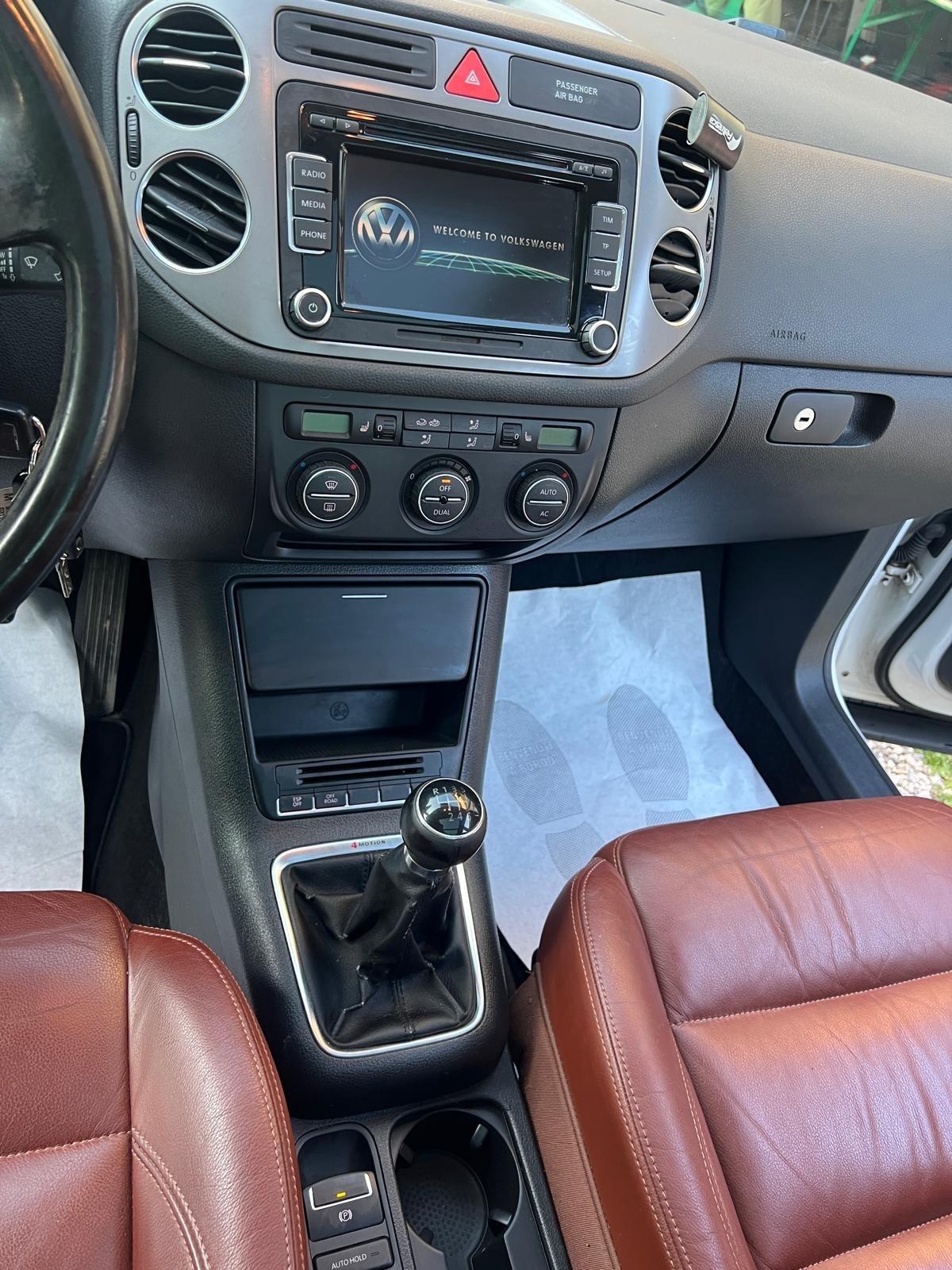 Volkswagen Tiguan 2.0 16V TDI DPF Sport & Style (18°)