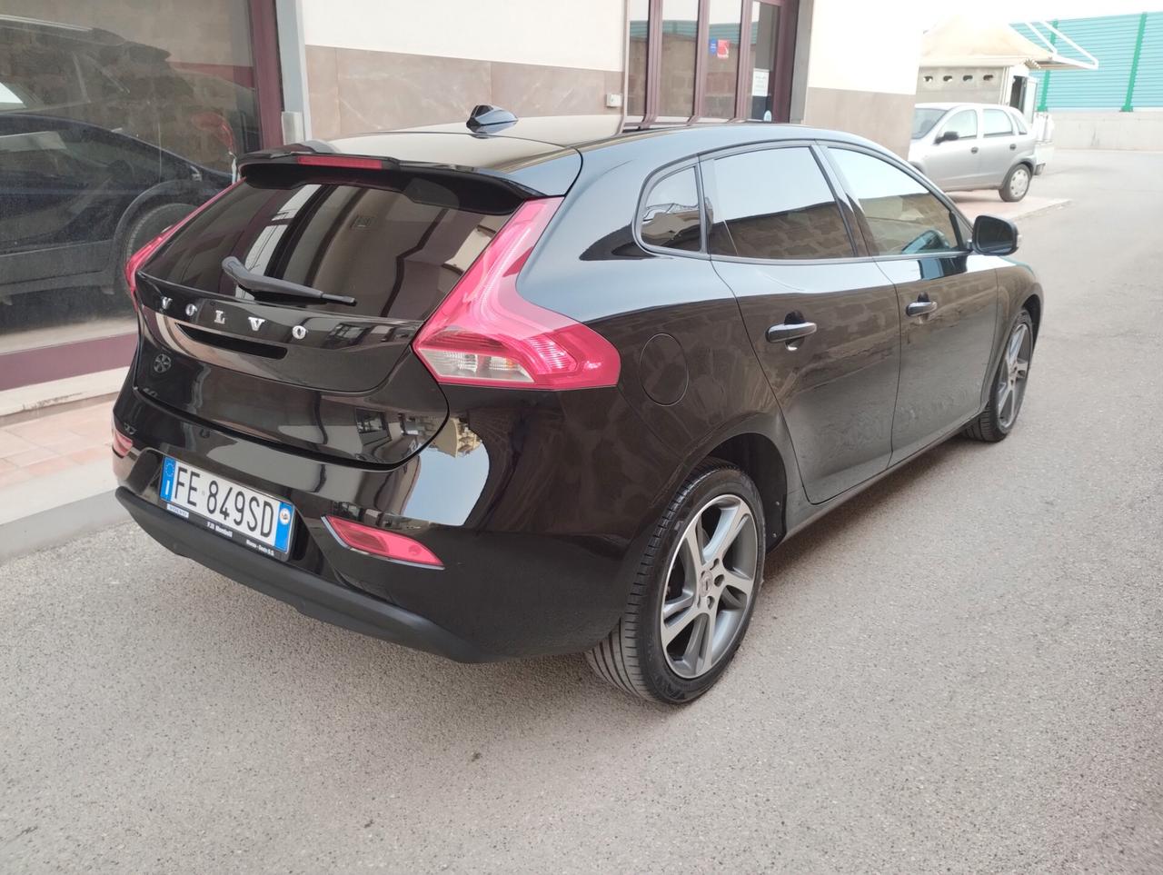 Volvo V40 D2 Kinetic 2.0 120 HP