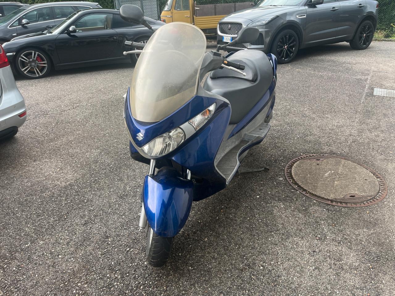 Suzuki Burgman 200 benzina