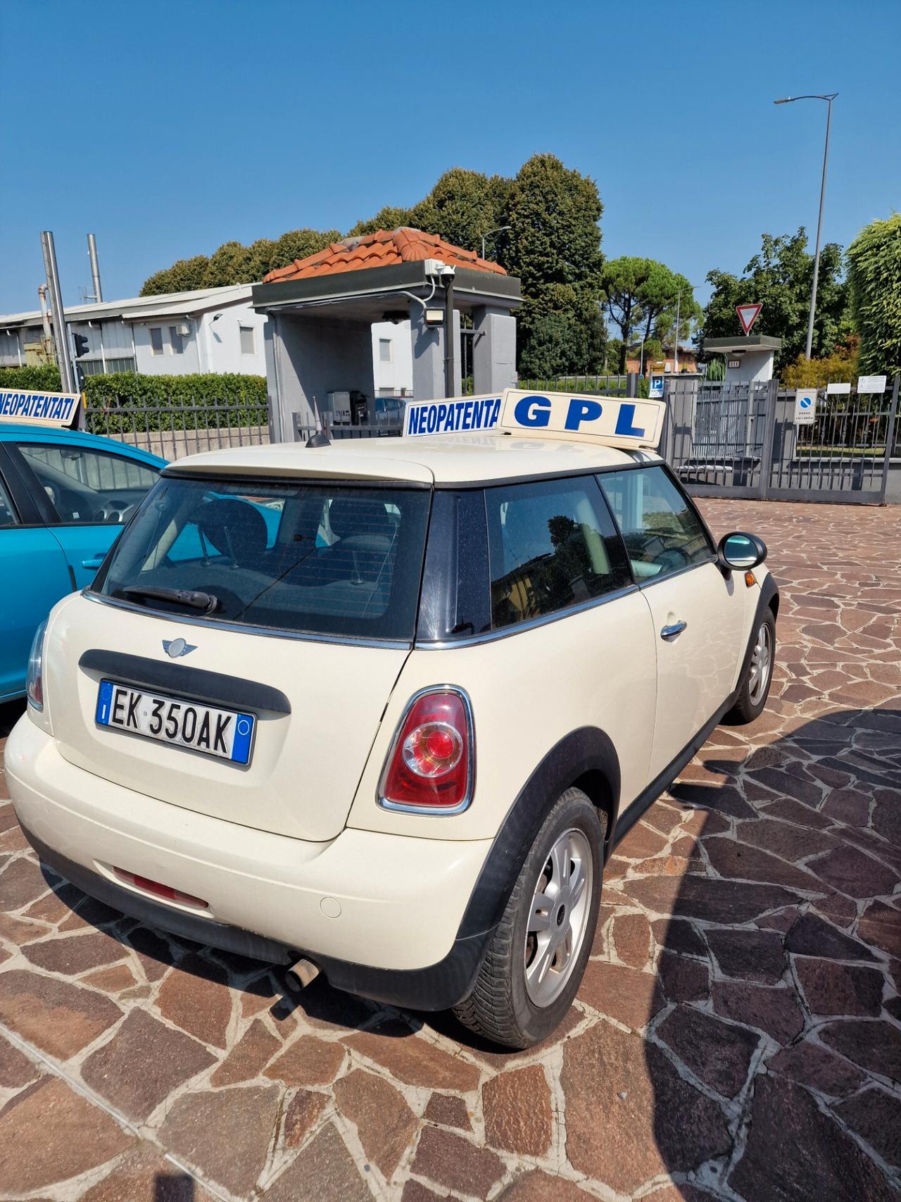 Mini 1.6 16V One (55kW) BENZ/GPL PER NEOPATENTATI