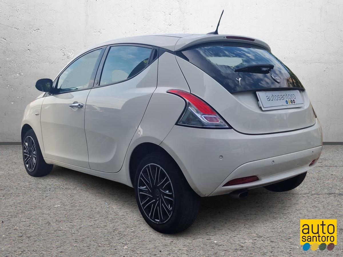LANCIA YPSILON 1.0 IBRIDO GOLD
