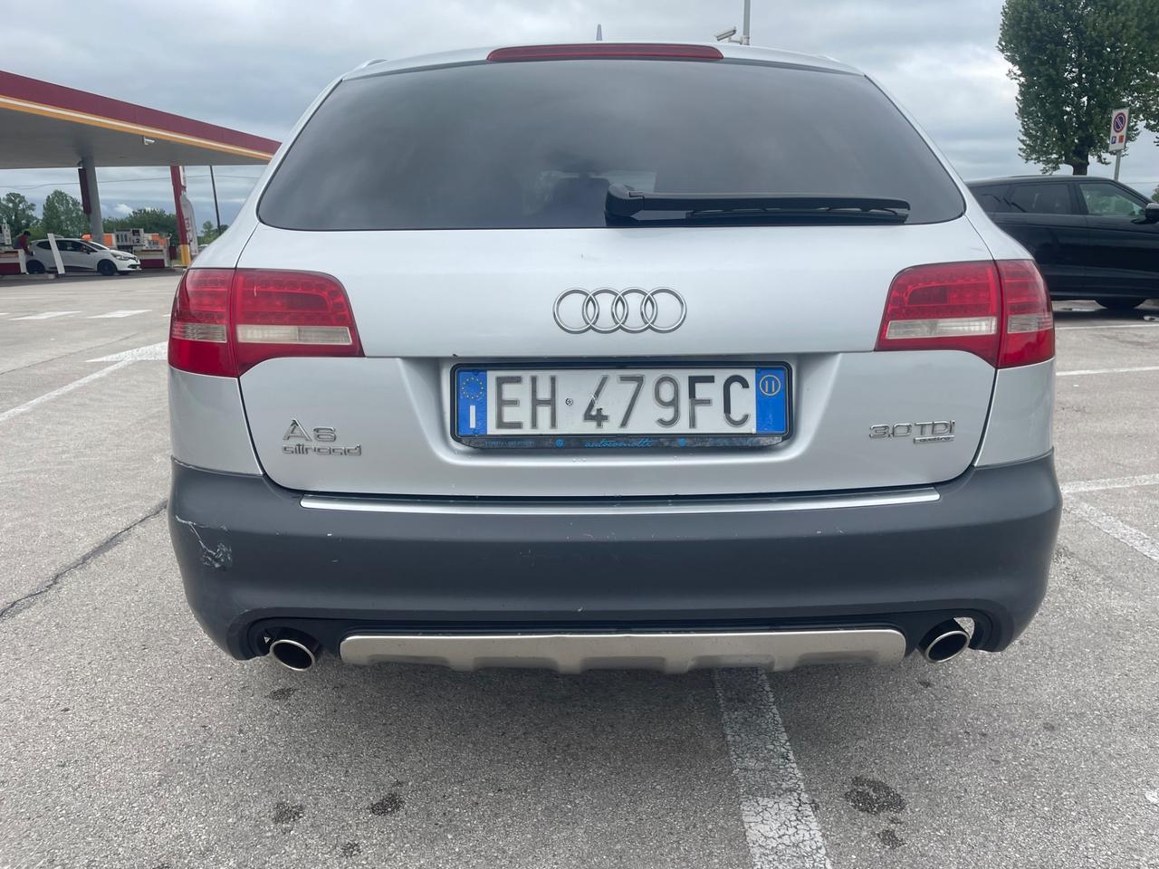 Audi a6 allroad 3.0 TDI 240 cv anno 2011 perfetto dí tutto