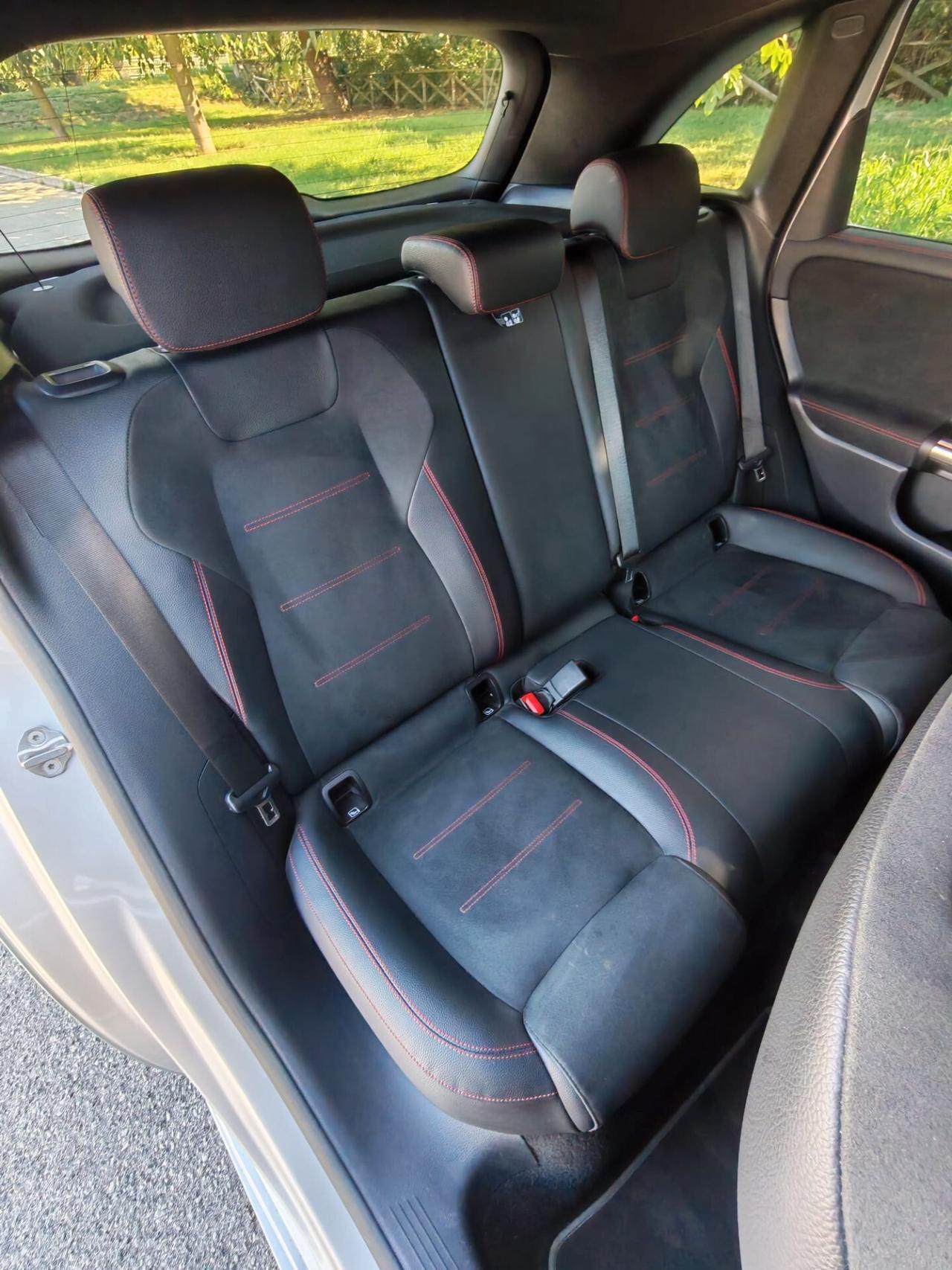 Mercedes-benz B 180 d Premium AMG Line