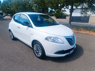 Lancia Ypsilon 1.3 MJT 75 CV SOLAMENTE 129.000 KM