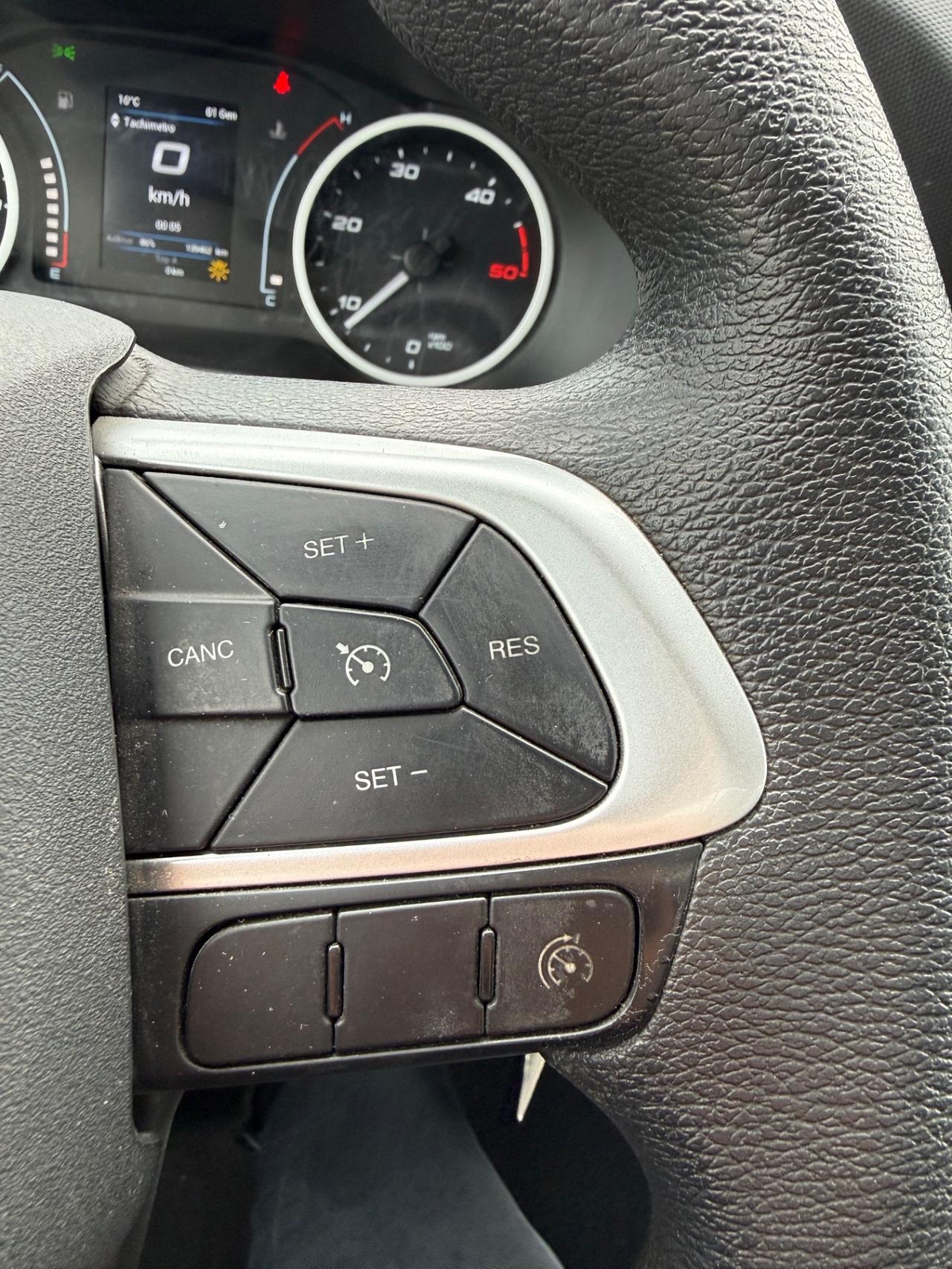 Iveco Daily cassone fisso 35s16