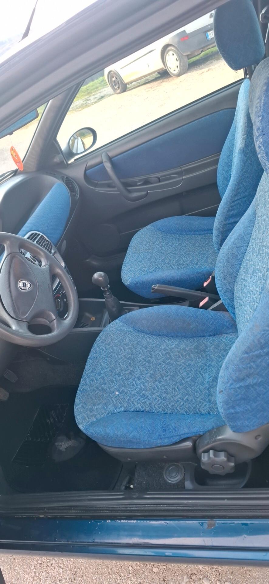 Lancia Y 1.1i cat Elefantino Blu