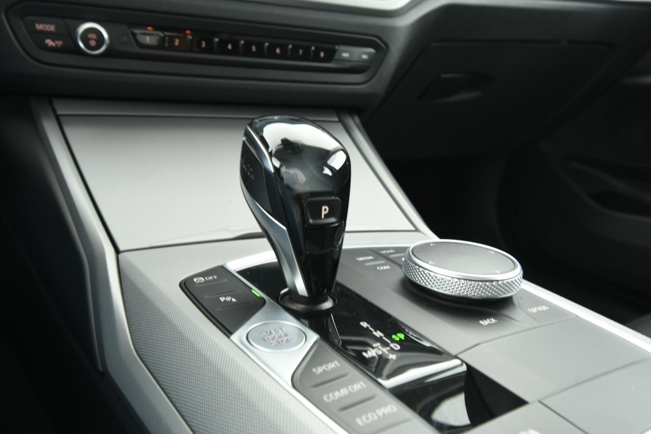 BMW 320d Touring mhev 48V xdrive Business Advantage auto APP CONNECT