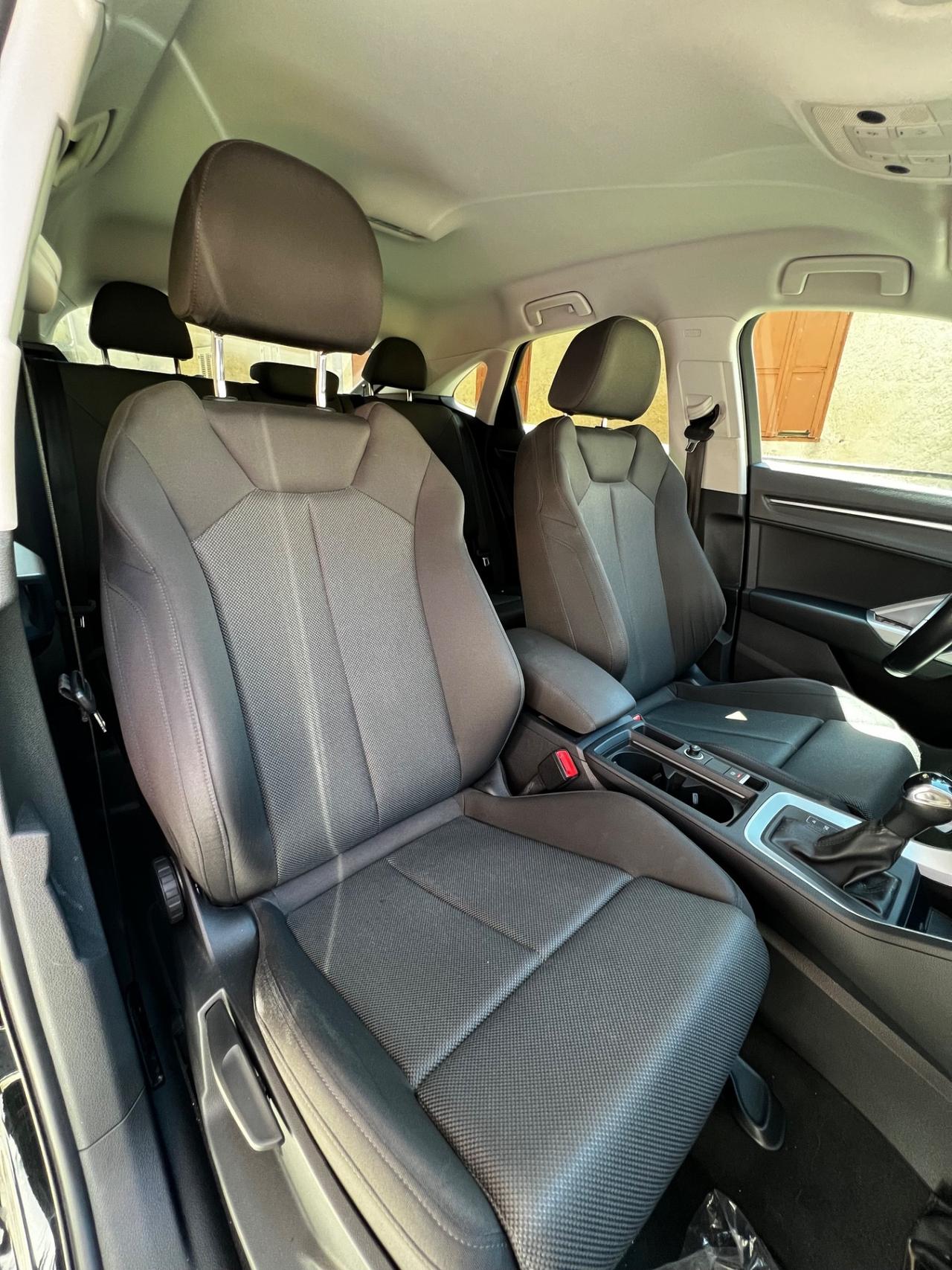 Audi Q3 SPB 35 TDI total black