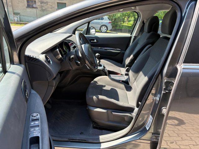PEUGEOT 5008 1.6 HDi 112CV Business 7 POSTI OK NEOPATENTATO