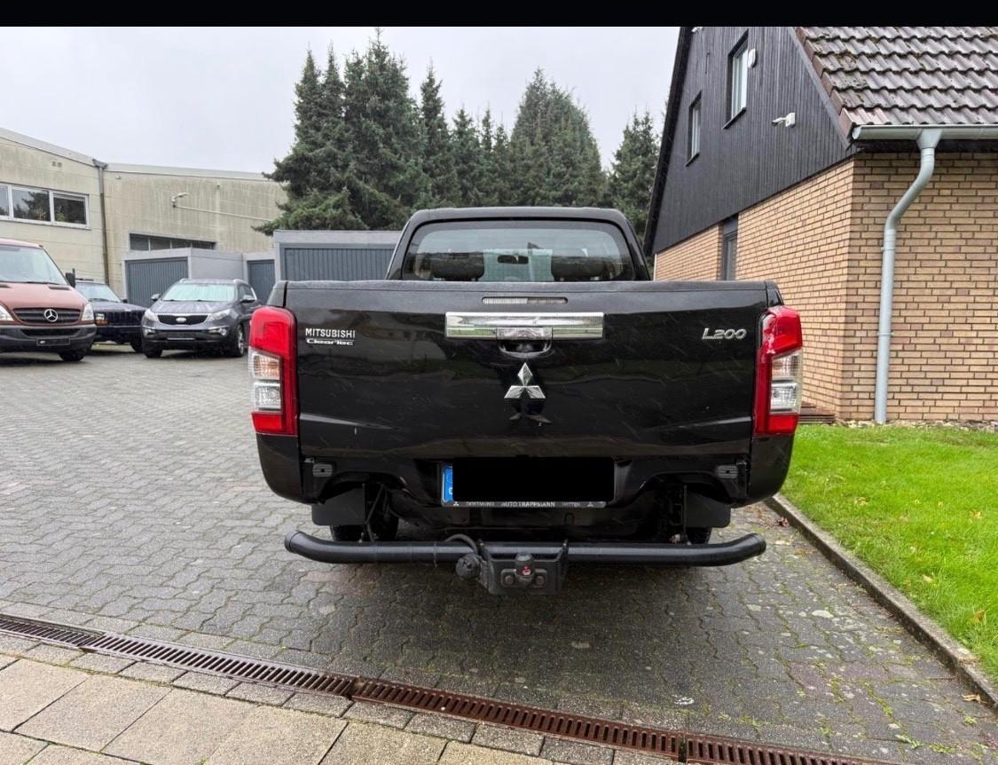 Mitsubishi L200 2.3 D Club Cab 4x4 Super Select Intense 6M