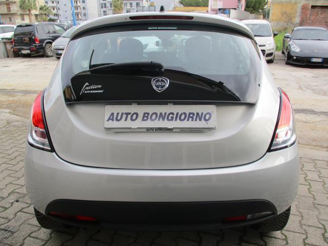 LANCIA Ypsilon 1.2 69 CV 5 porte Silver