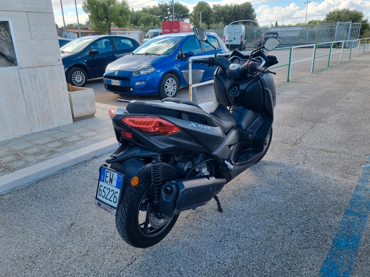 Yamaha X-Max 300