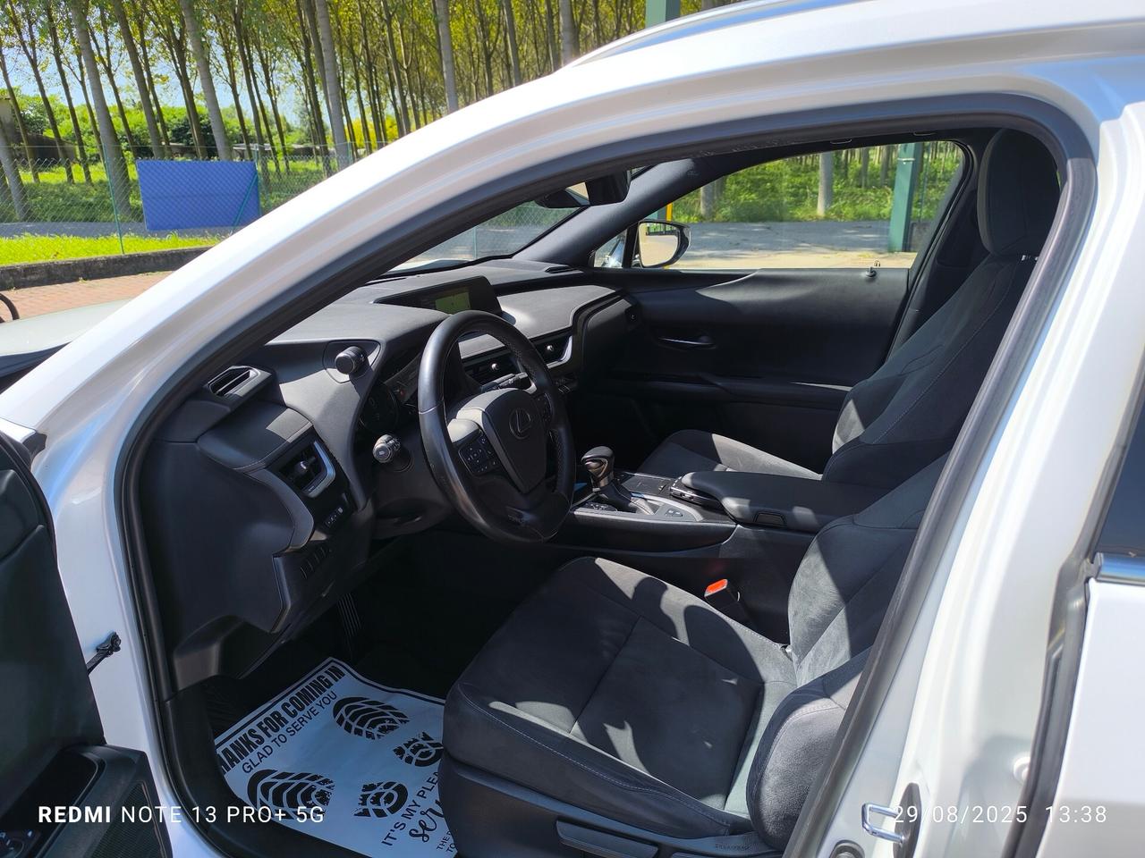 Lexus UX Hybrid Business