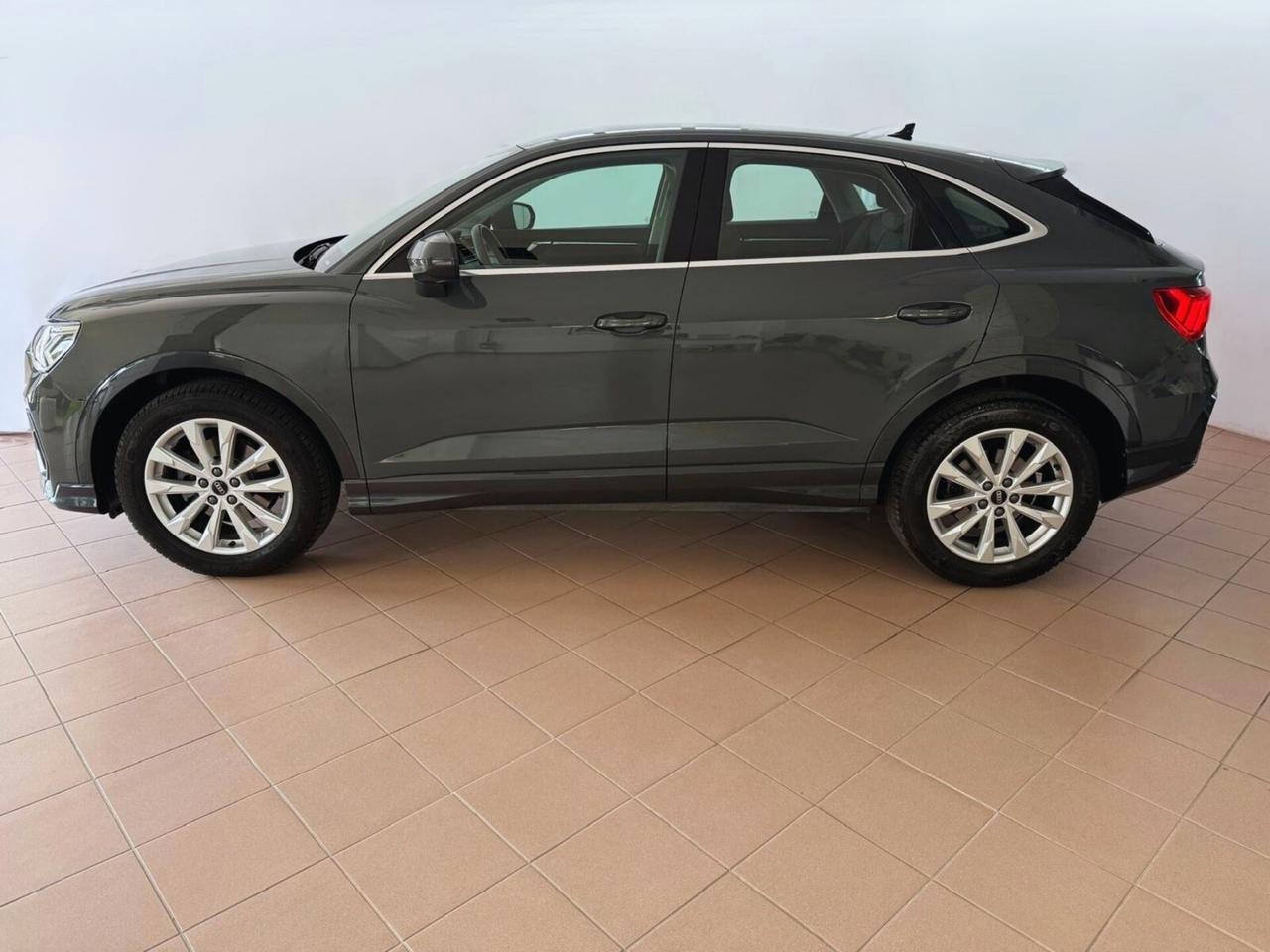 Audi Q3 35 TDI S tronic Business