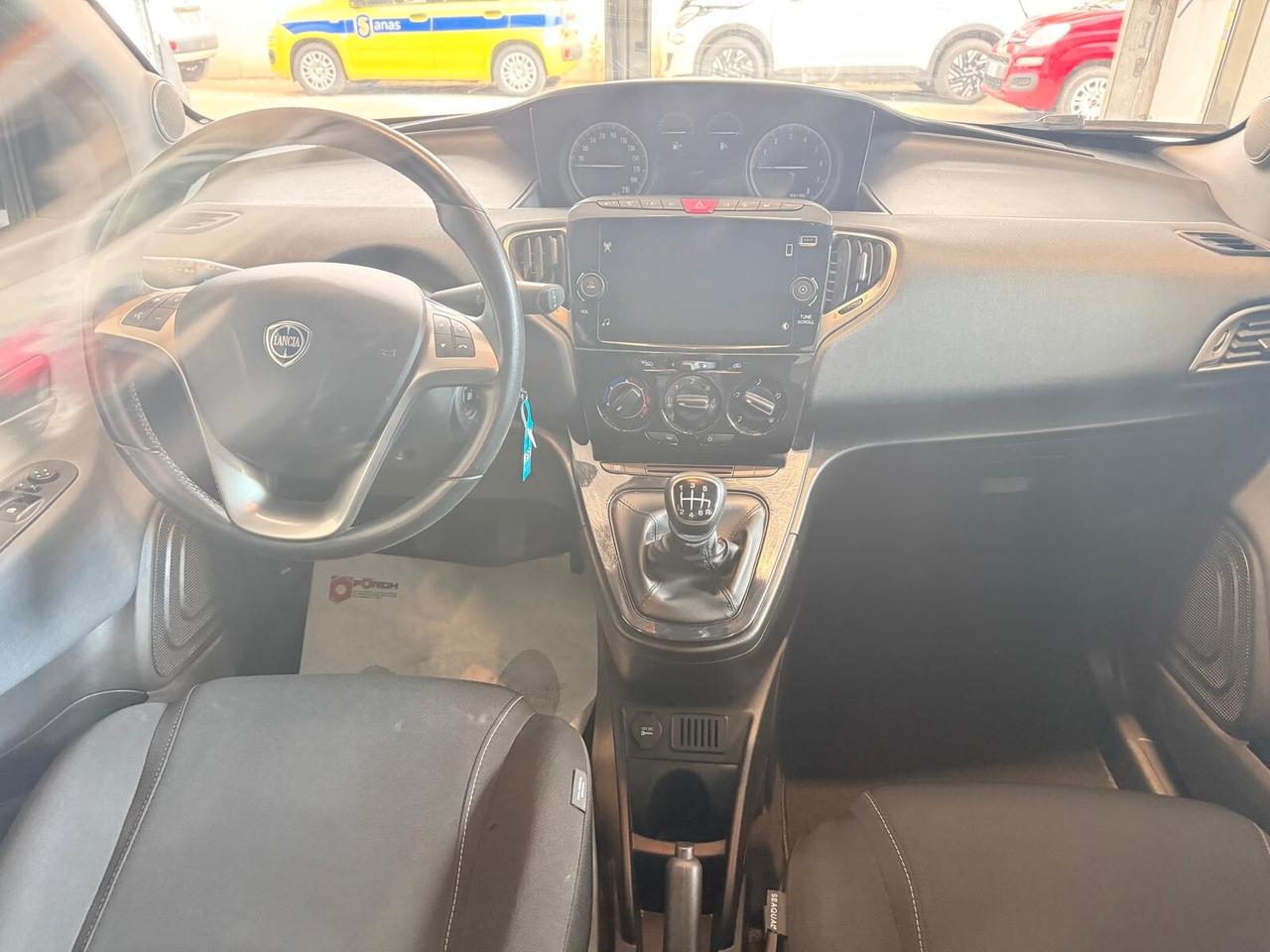 Lancia Ypsilon 1.0 FireFly 5 porte S&S Hybrid Ecochic Gold