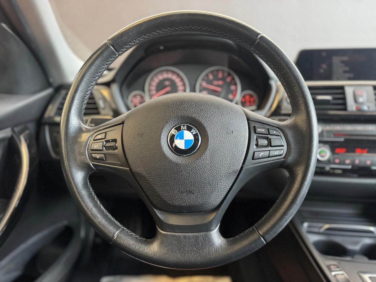 Bmw 116 116d 5p. Advantage