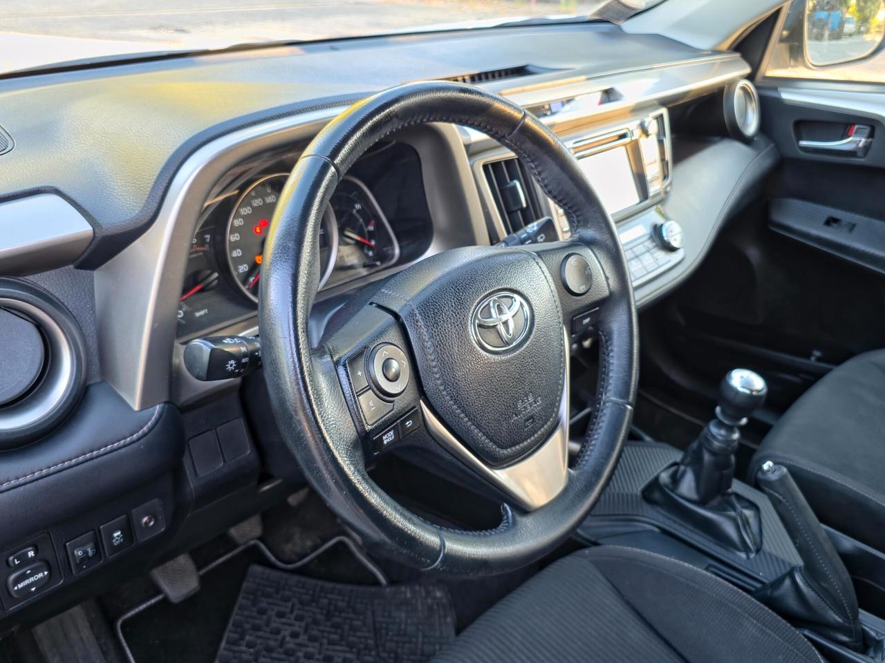 Toyota RAV 4 RAV4 2.0 D-4D 2WD CV-124 E5B Manuale NEO 2013