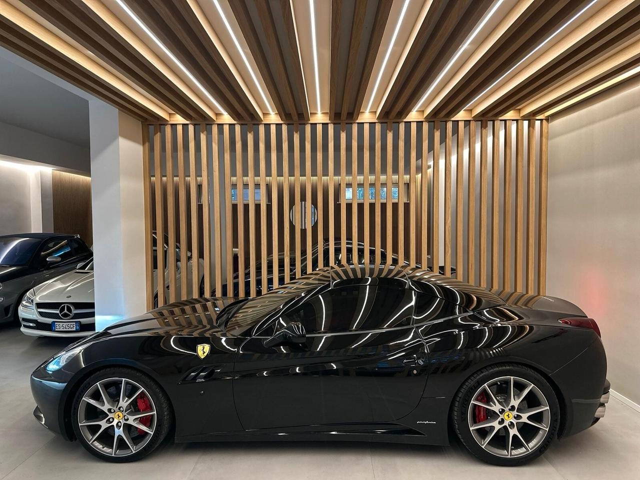 FERRARI CALIFORNIA 4.3 V8 DCT LIMITED