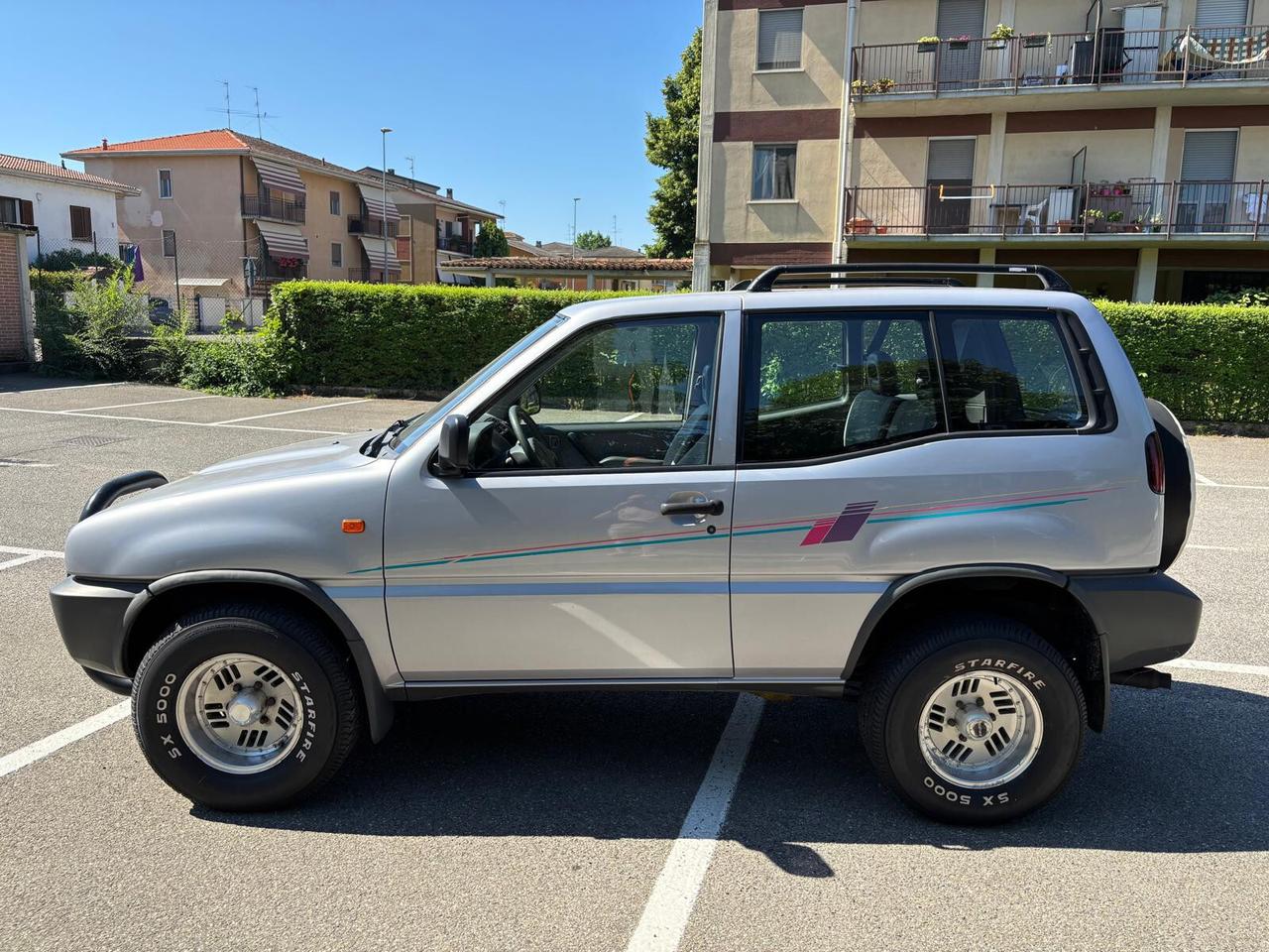 Nissan Terrano 2.4i alias Ford Maverick