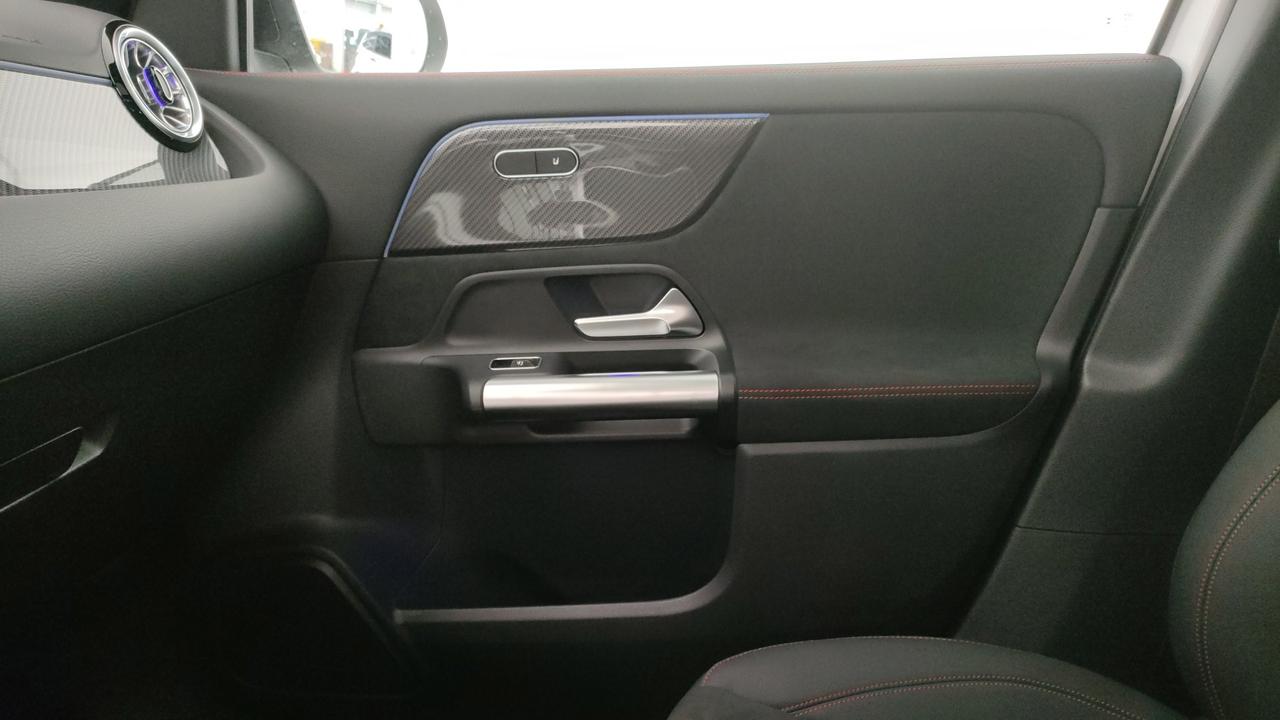 Mercedes-Benz GLA 200 d automatic