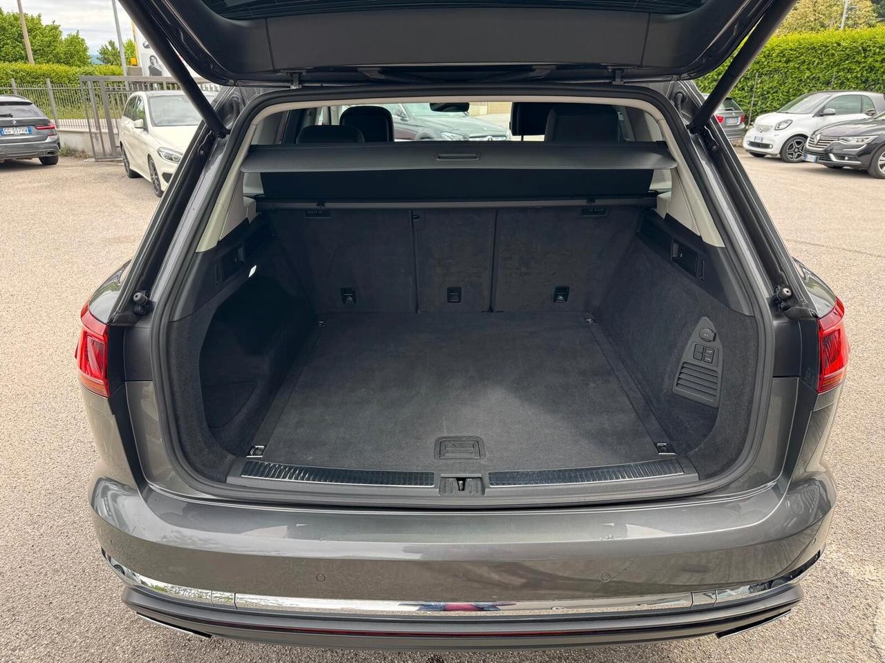 Volkswagen Touareg 3.0 V6 TDI 286 CV SCR Advanced NIGHTVISION