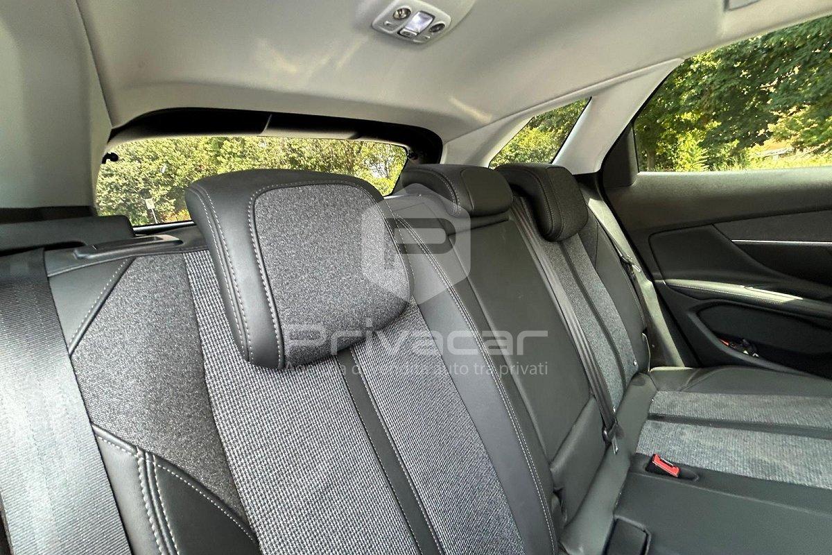 PEUGEOT 3008 BlueHDi 130 S&S EAT8 Allure