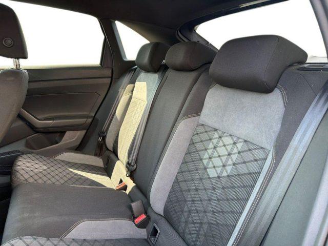 VOLKSWAGEN Taigo 1.0 TSI 110 CV DSG R-Line