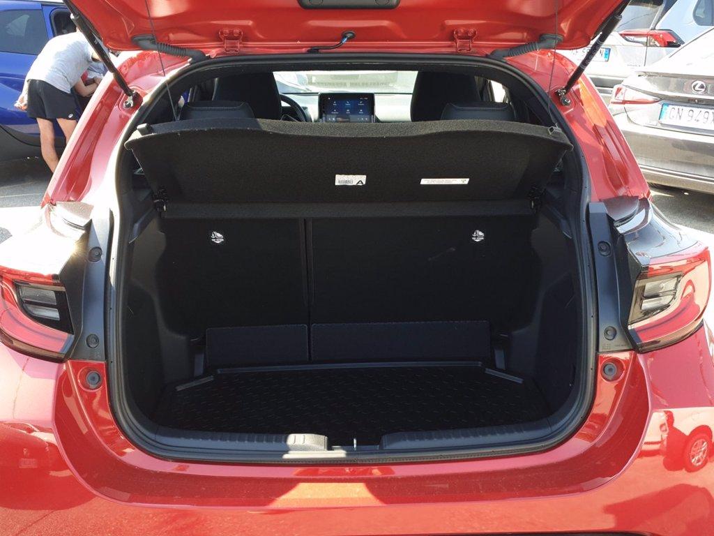TOYOTA Yaris 1.5h lounge del 2022