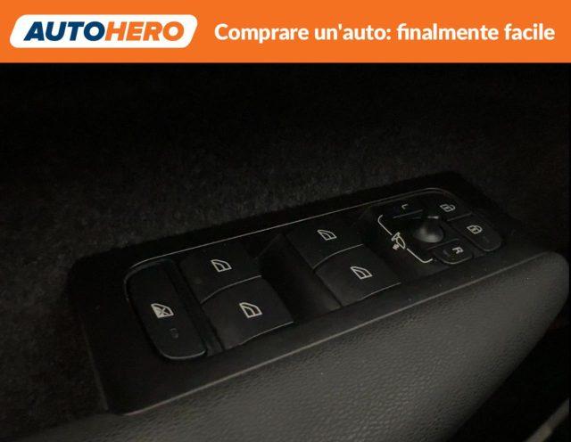 VOLVO XC40 T2 Geartronic Momentum Pro