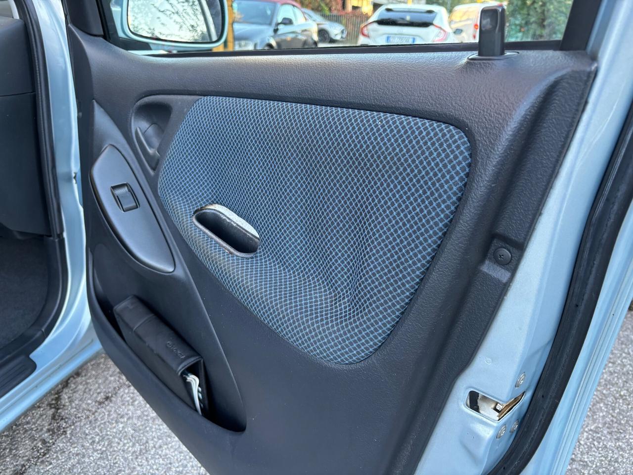 Toyota Yaris 1.0 5 porte OK NEOPATENTATI