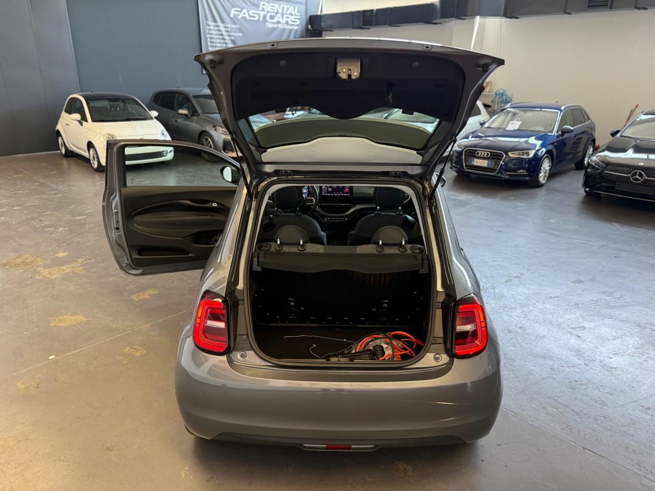 Fiat 500e Berlina 42 kWh La Prima NEOPATENTATI