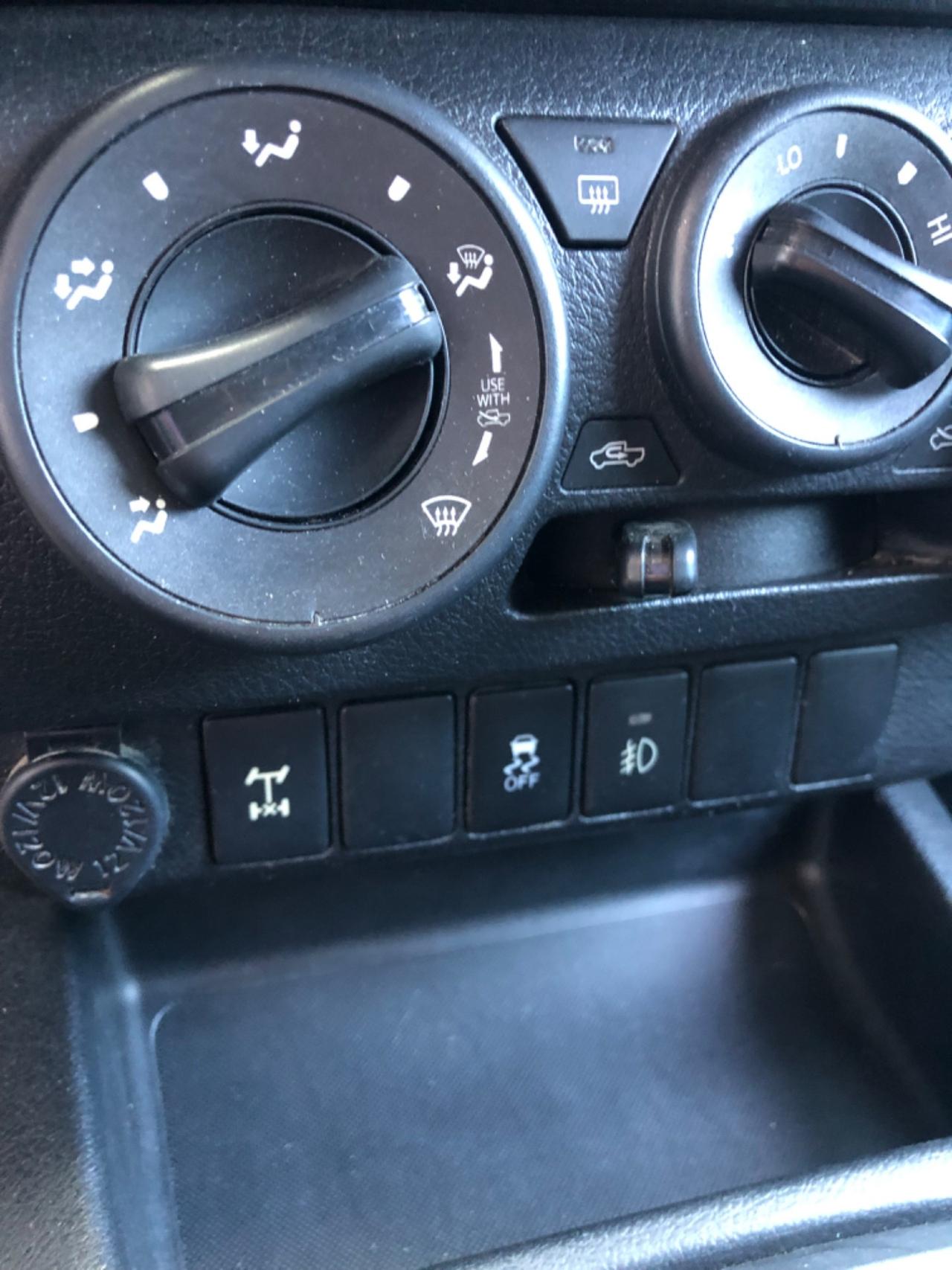 Toyota Hilux 2.4 D-4D 4WD 4 porte Double Cab Lounge