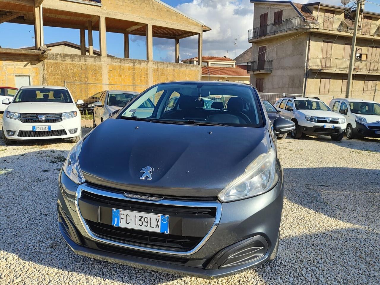 Peugeot 208 BlueHDi 75 5 1.6hdi adatta per neopate