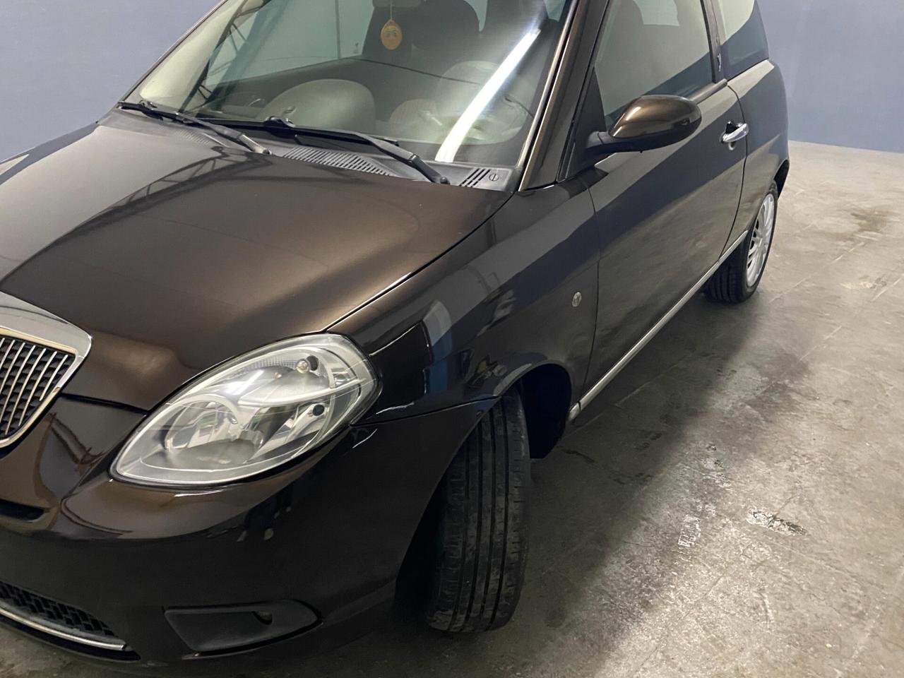 Lancia Ypsilon 1.3 MJT 75 CV Oro Giallo