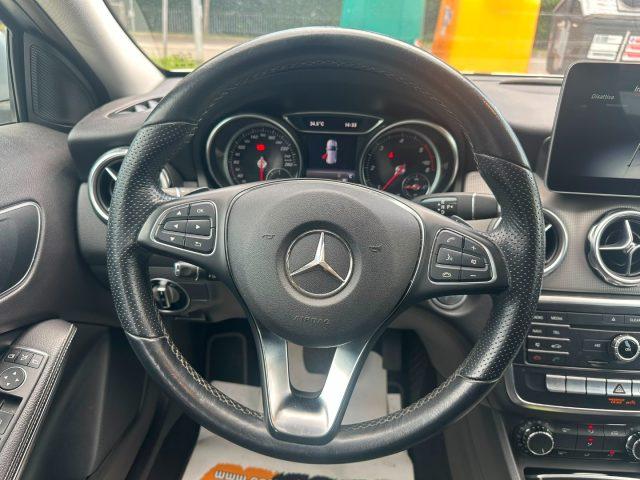 MERCEDES-BENZ GLA 200 d Automatic Sport