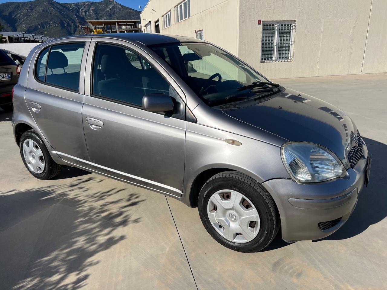 Toyota Yaris 1.0i 16V cat 5 porte Sol
