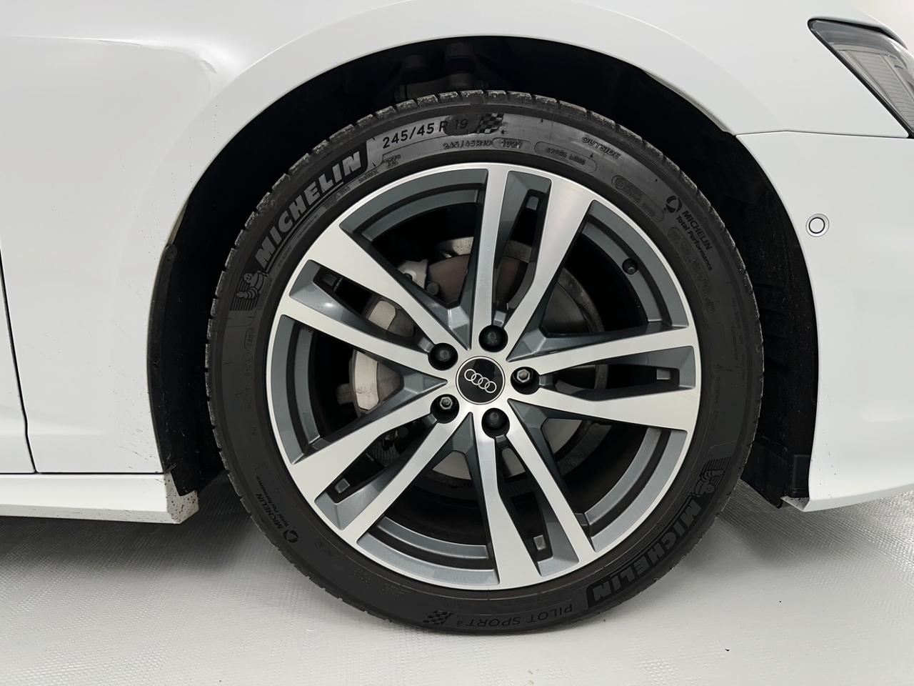 Audi A6 Avant 40 2.0 TDI quattro ultra S tronic line edition