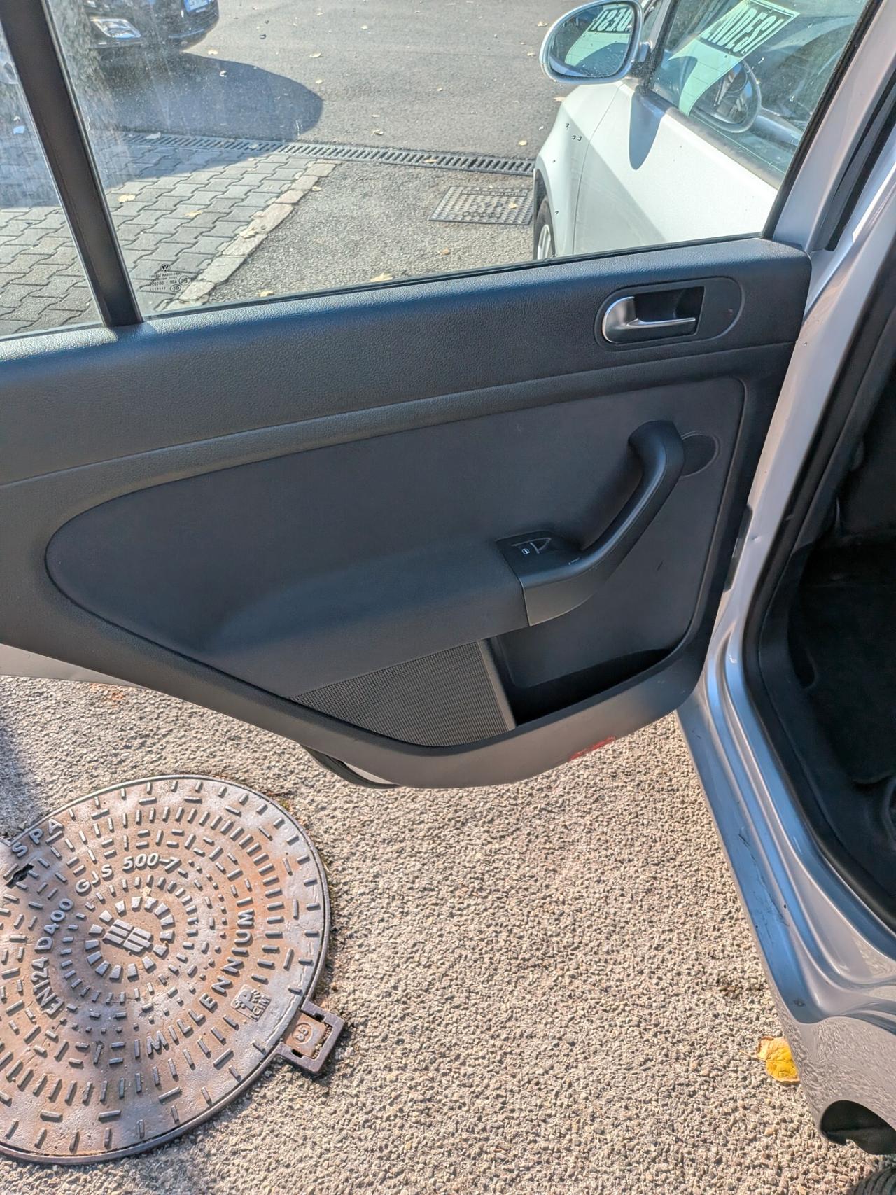 Volkswagen Golf Plus 1.6 TDI DPF Highline