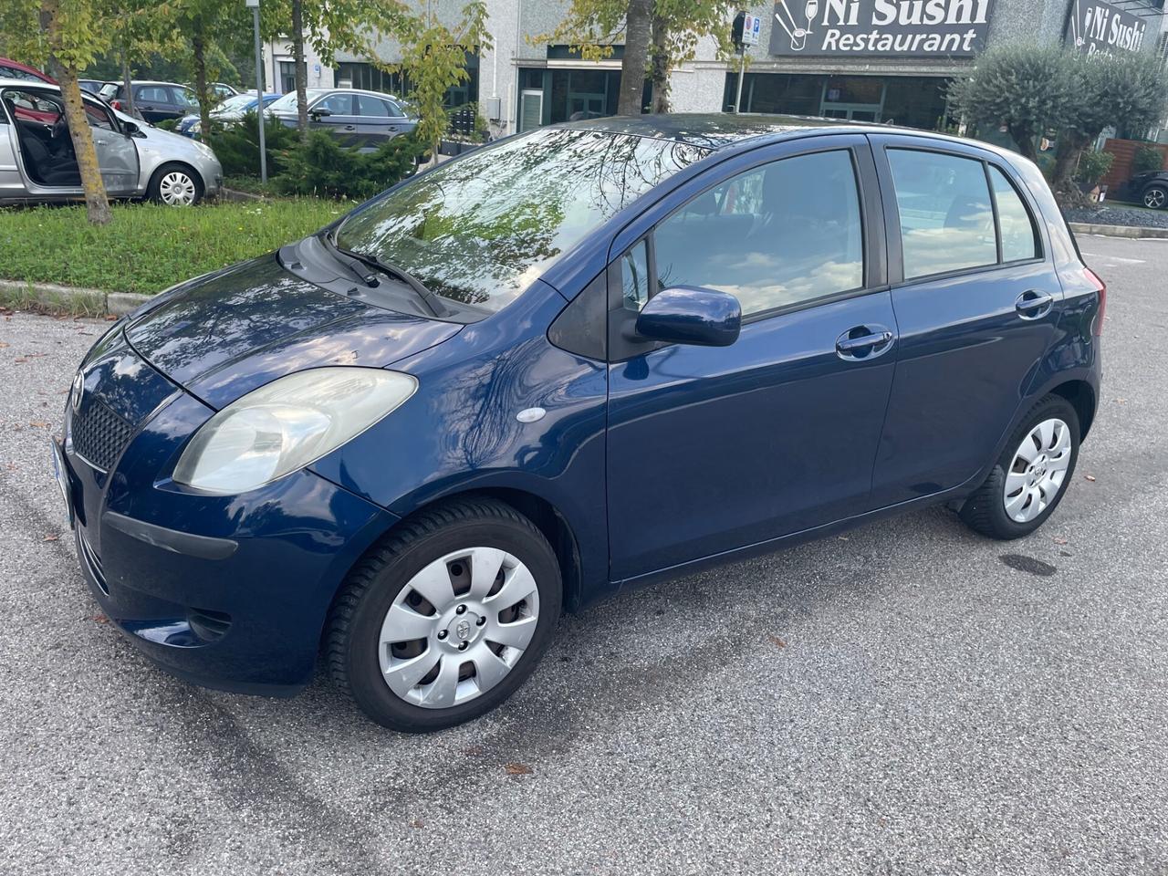 Toyota Yaris 1.0 5 porte*Neopatentati*