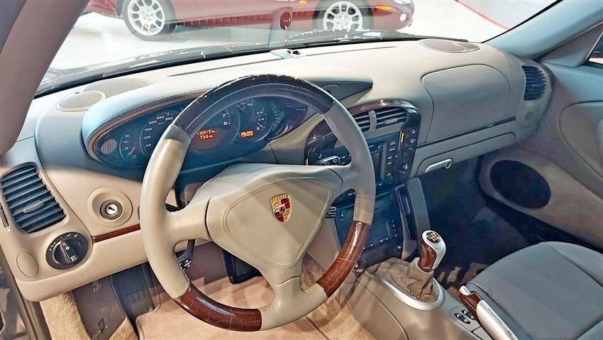 Porsche 911 Carrera 4S cat Coupé