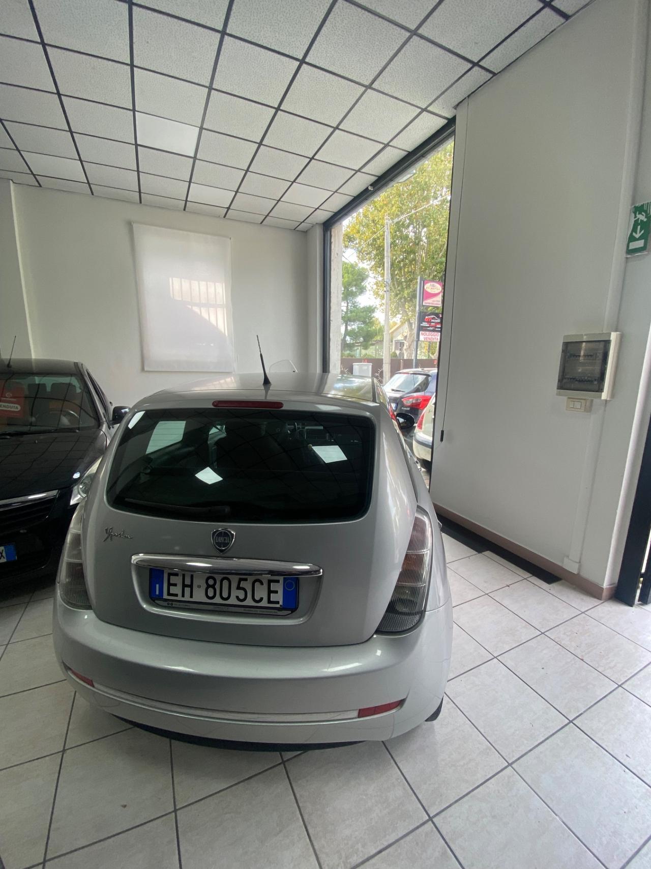 Lancia Ypsilon 1.4 Platinum Ecochic GPL