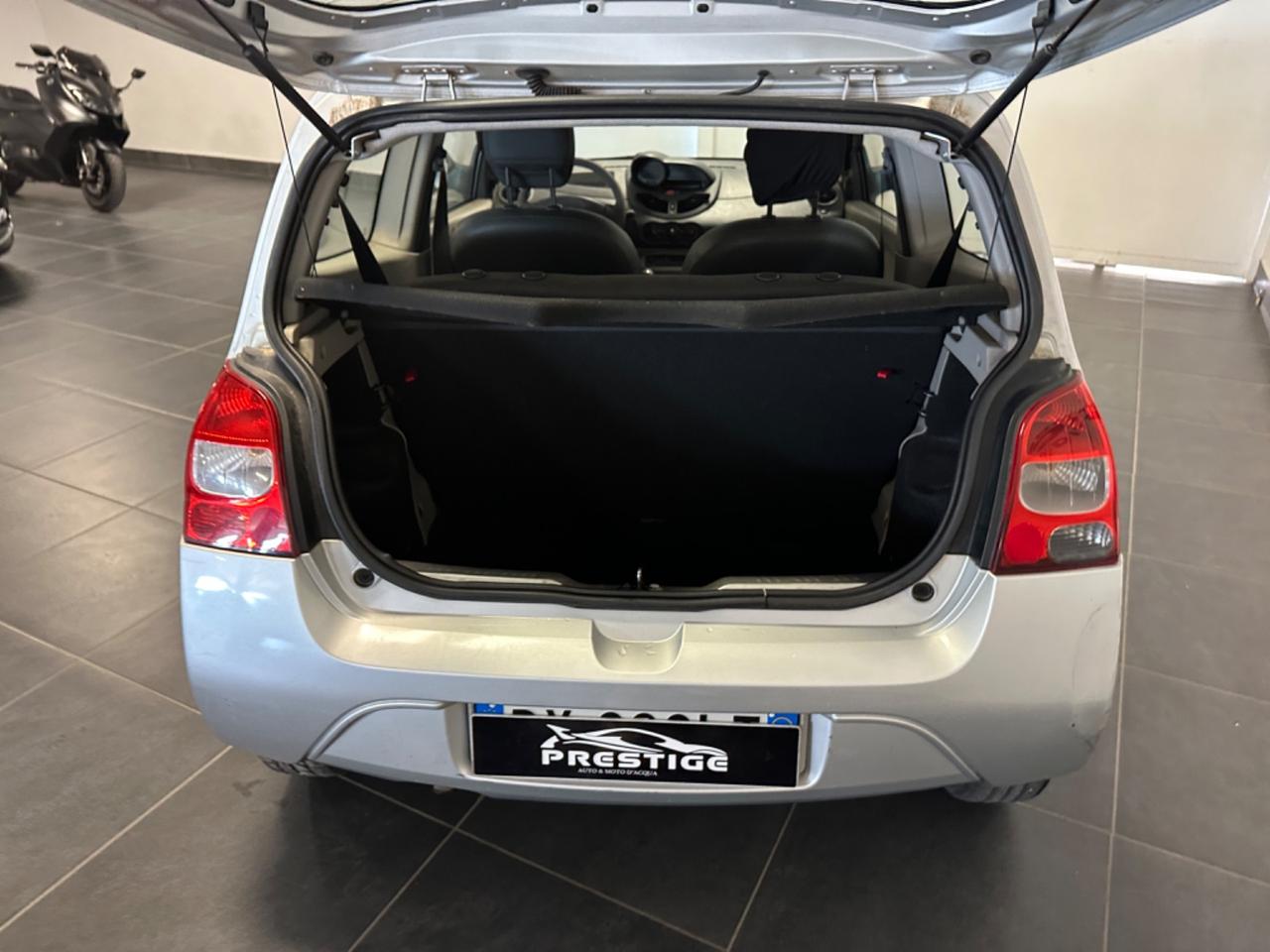 RENAULT TWINGO 1.2 NEOPATENTATI 60CV