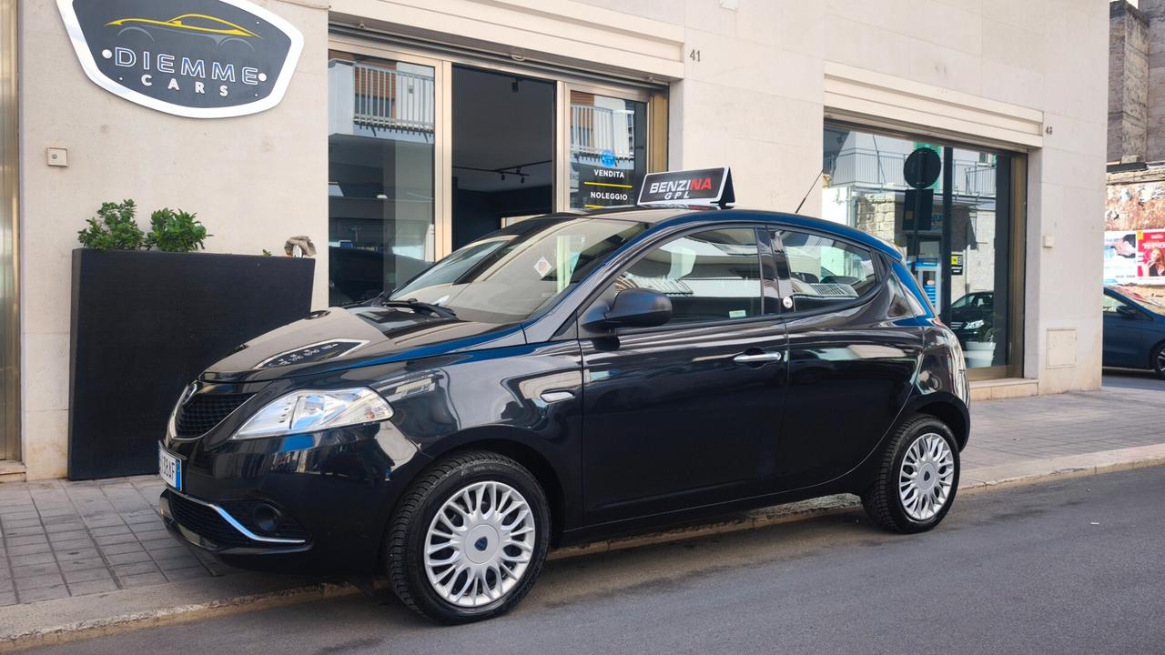 Lancia Ypsilon 1.2 69 CV GPL Ecochic Silver 2017