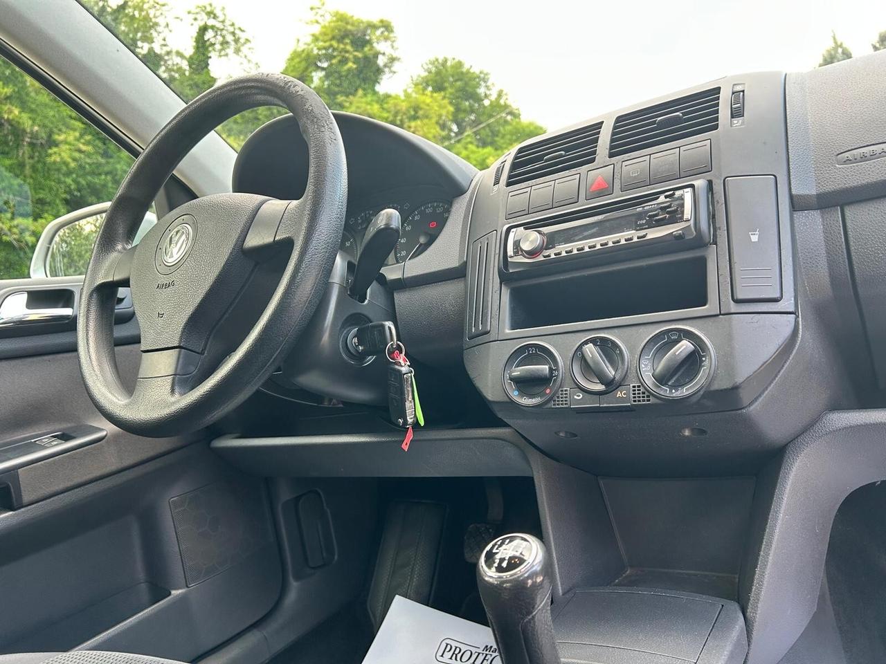 VOLKSWAGEN POLO 1.4 80CV 5PORTE OK NEOPATENTATI